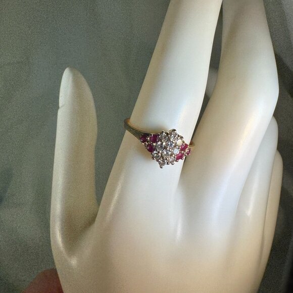 Vintage 14K Yellow Gold Genuine Diamond Cluster Ring w/ Ruby Accents Sz 8 - Picture 6 of 9